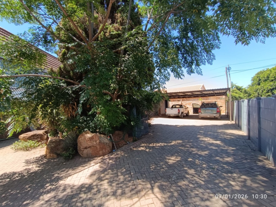 5 Bedroom Property for Sale in Wilkeville North West